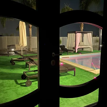 Casa Hotel *
